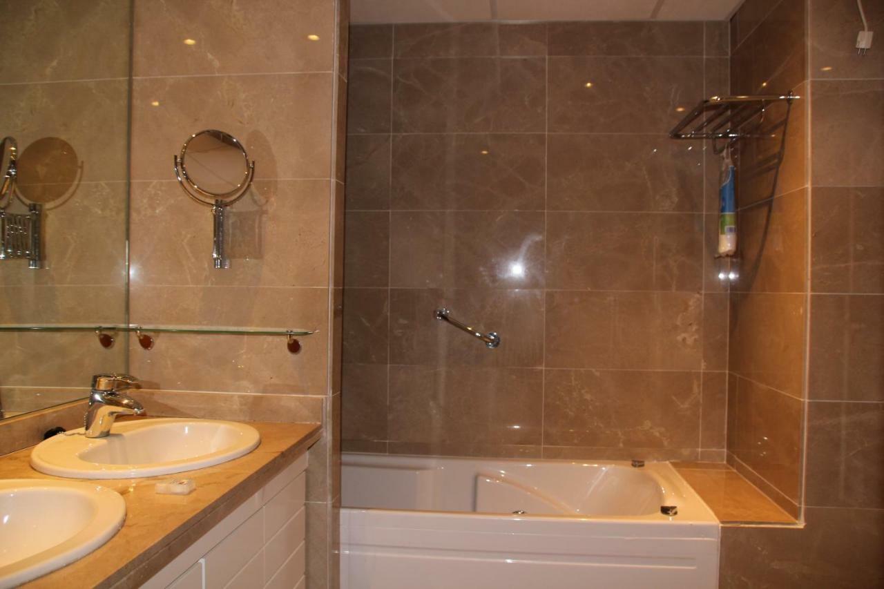 Miraflores Golf Gardens II Luxe Appartement At Riviera Del Sol Sitio de Calahonda Luaran gambar