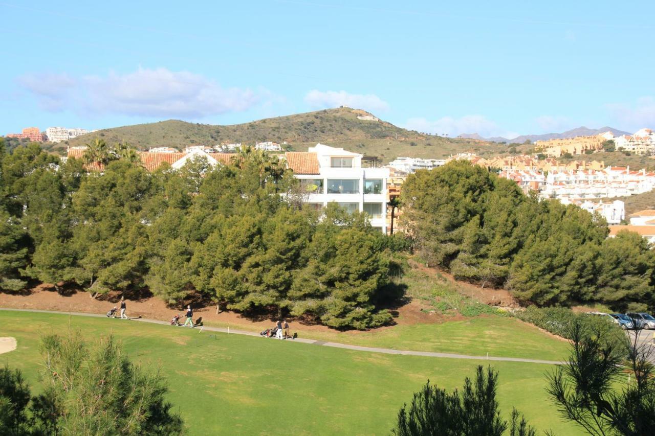 Miraflores Golf Gardens II Luxe Appartement At Riviera Del Sol Sitio de Calahonda Luaran gambar